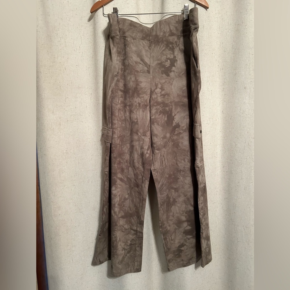 Belle by Kim Gravel Tie-dyed in army green, Size XL